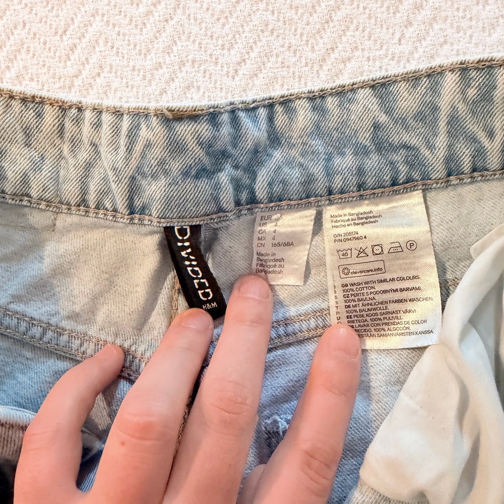 H&M Y2K Divided High Waist Light Blue Ripped Wide-Leg Jeans Size 4 Like New - Picture 4 of 9